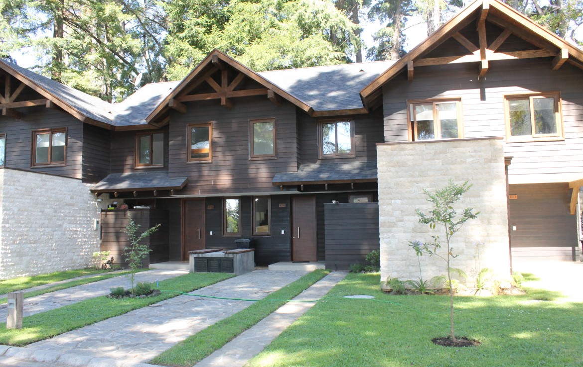 Arriendo casa en condominio parque pinares 1