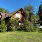 Arriendo casa en pucon condominio casa bosque, 4 dormitorios, 3 baños, estacionamiento, piscina del condominio