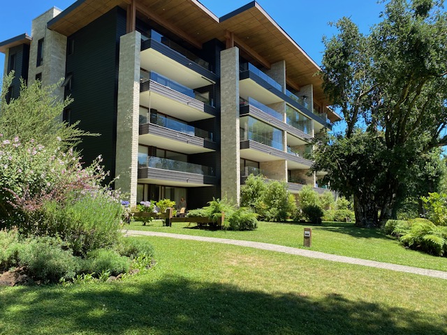 Vendo departamento parque pinares, 4 dormitorios, 3 baños, 1 estacionamiento